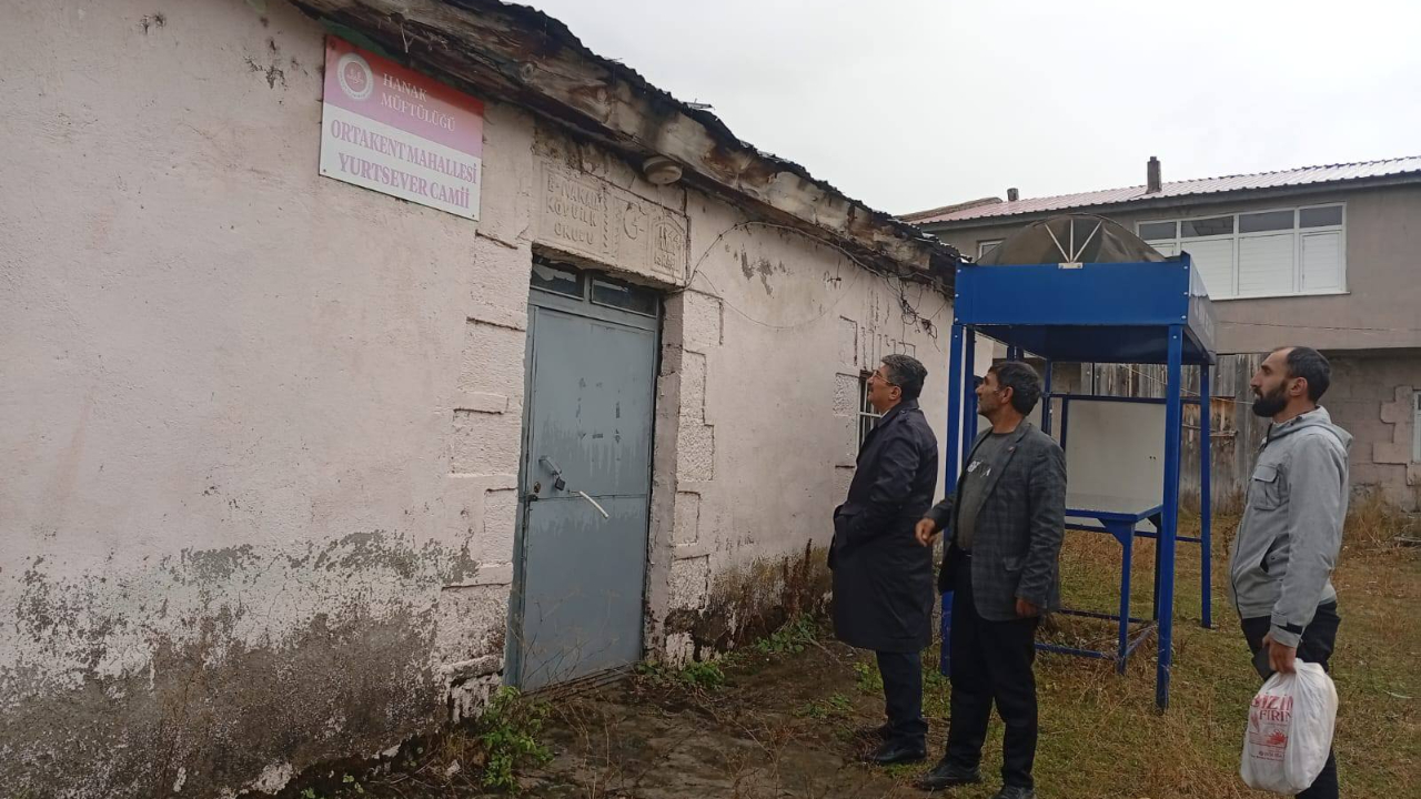Hanak'taki tarihi camide inceleme yapıldı
