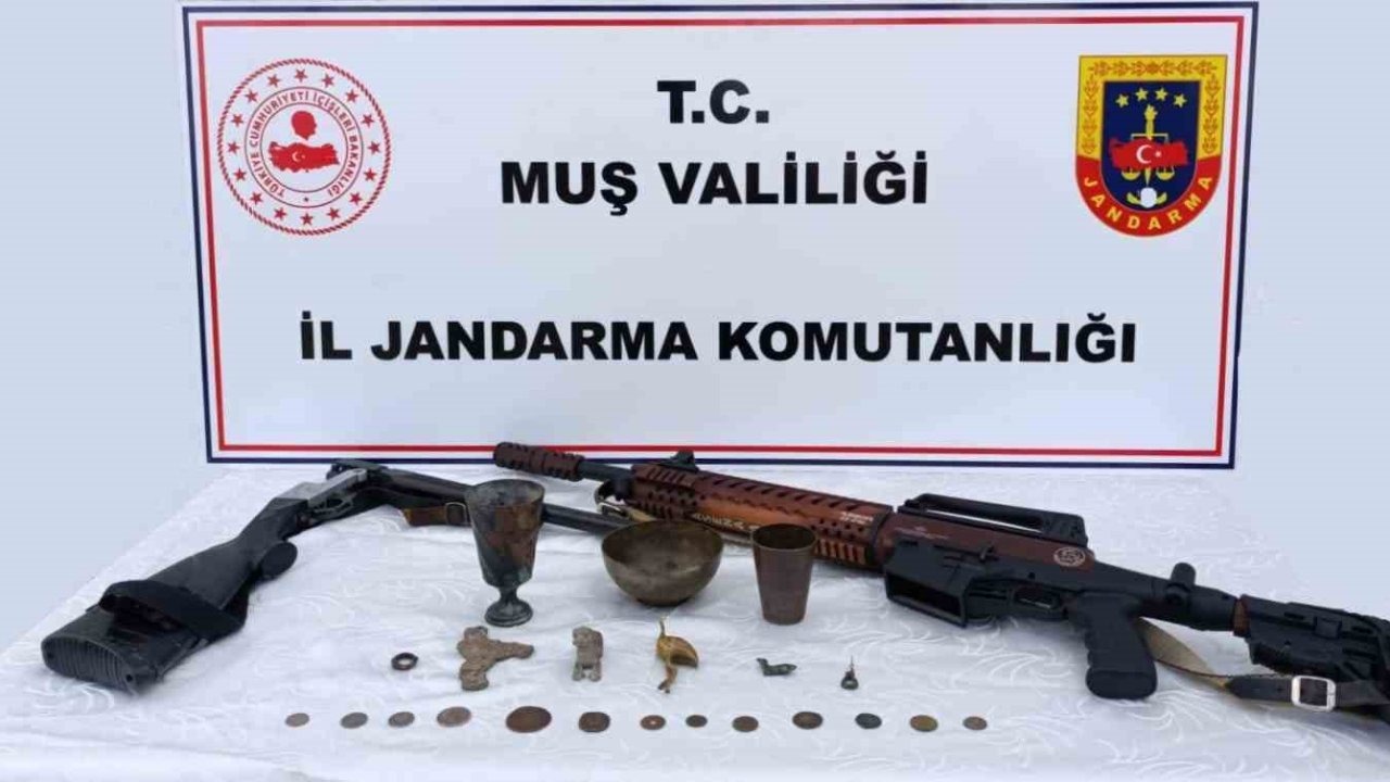 Tarihi eser operasyonu: Çok sayıda obje ele geçirildi
