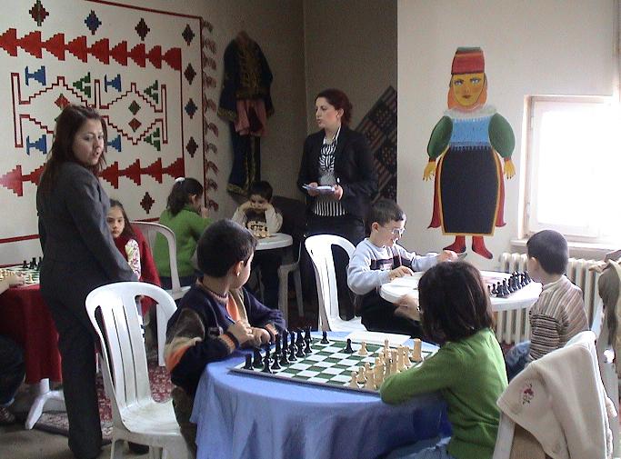Ardahanlı öğrenciler satrançta yarıştı