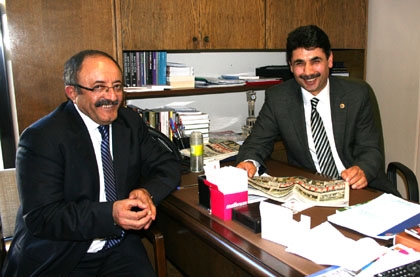 Orhan Atalay; Ardahan&#8217;ı &#8220;köy köy,ev ev geziyorum&#8221;