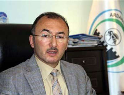 Faruk Köksoy Ardahan'da yalnız kaldı!