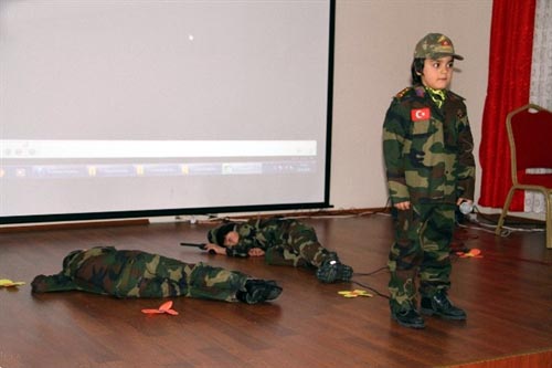 Irmak Koleji miniklerinden Şiir Dinletisi