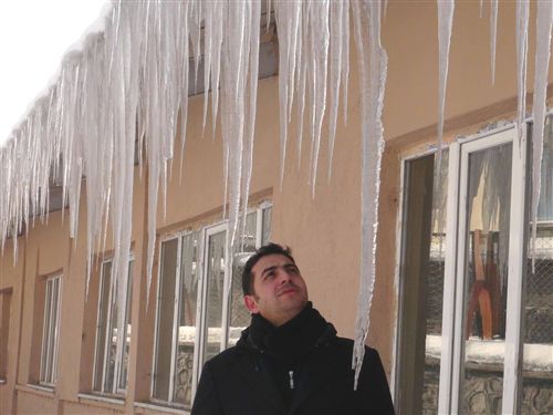 Ardahan'da 2 Metrelik buz sarkıtları oluştu