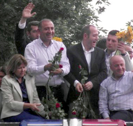 CHP&#8217;li Gürsel Tekin kirve oldu