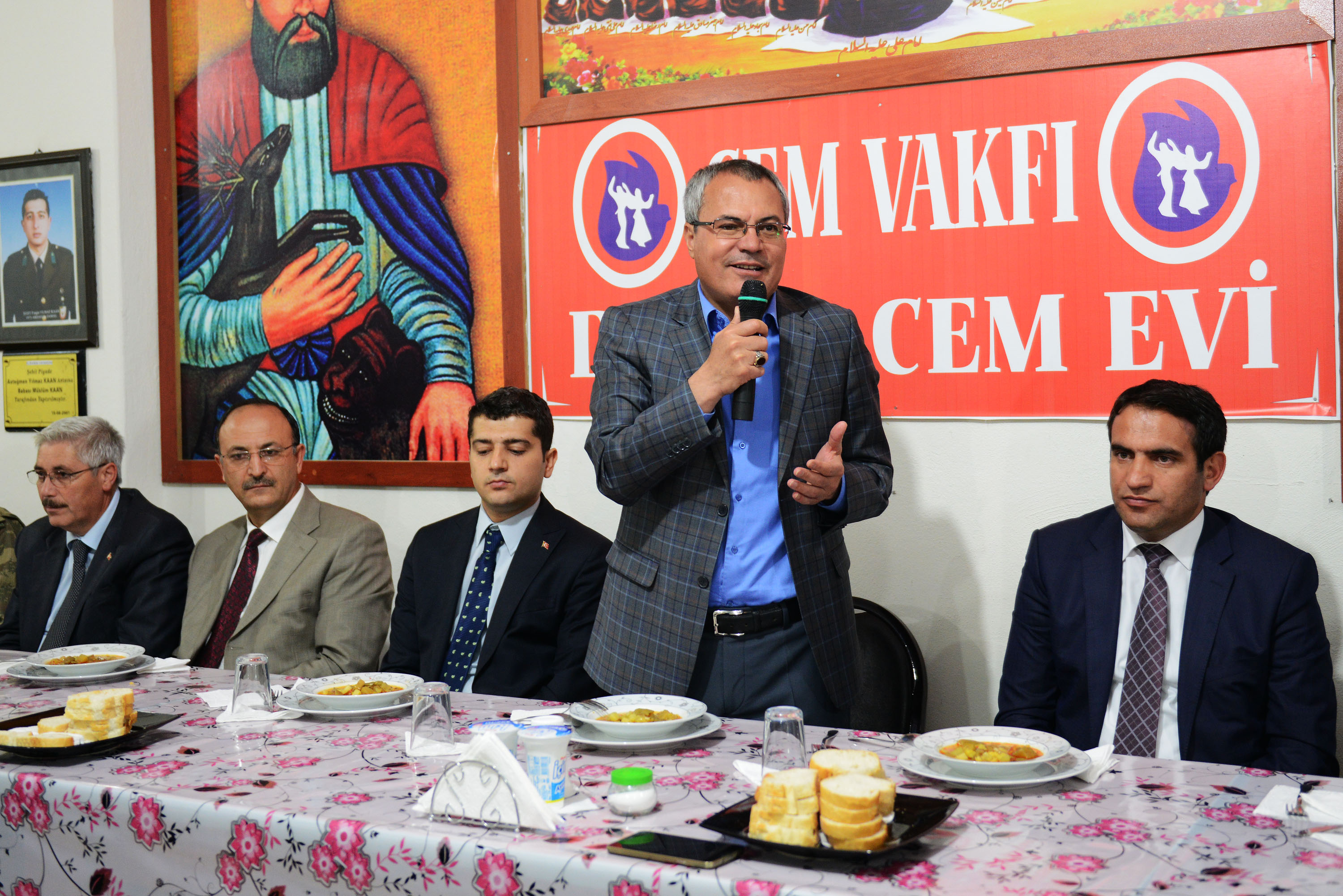 Vali Deniz, Damalda Muharrem iftarına katıldı