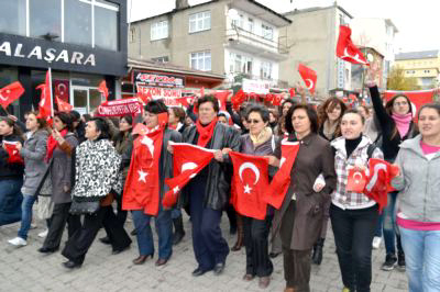 Ardahan'da Şehitler için Yürüyüş Düzenlendi