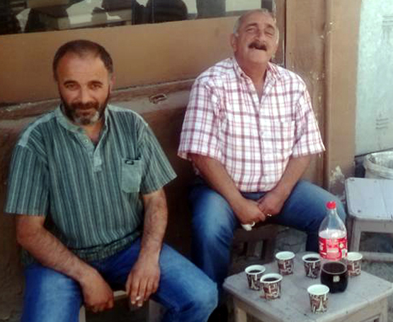 Güvercin, önce sağa uçtu sonra yuvaya geri döndü