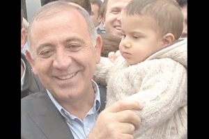 Göle'li Gürsel Tekin,İstanbul için aday adayı oldu!