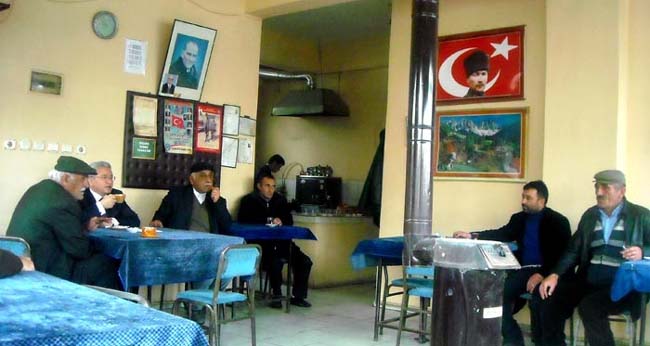 Vali sigara değil, kahve içti