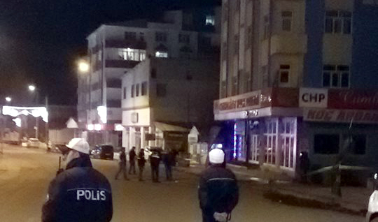 CHP Ardahan İl Binası önünde bomba paniği