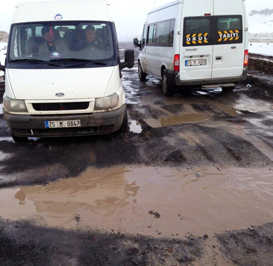Ardahan Kara yollarında rezalet!