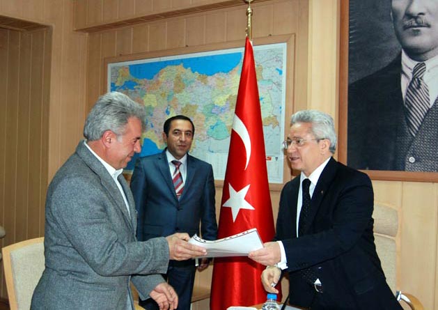 1 Nisan Muhtarlara iyi geldi