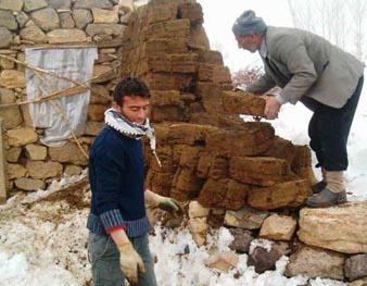 Dar gelirlinin Tezek yakması yasaklandı