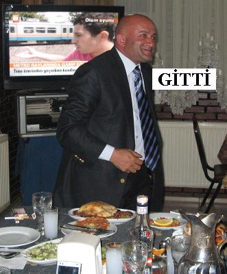 DAĞ, GELEN TEPKİLER ÜZERİNE FEDERASYON KURUCU  BAŞKANLIĞINI BIRAKTI