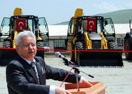 Ardahan İl Özel İdare'nin makine parkı güçlendi