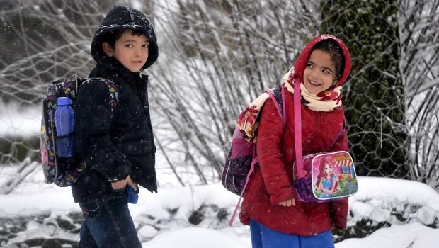 Ardahan'da hayat durdu, okullar bir gün tatil