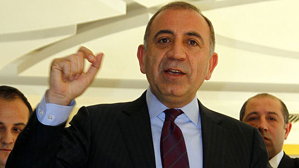 Tekin'in ilk icraatı, "Başın düşerse dara CHP'yi ara."