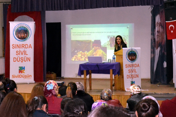Ardahanda; Katılımcı Kadınlar isimli seminer