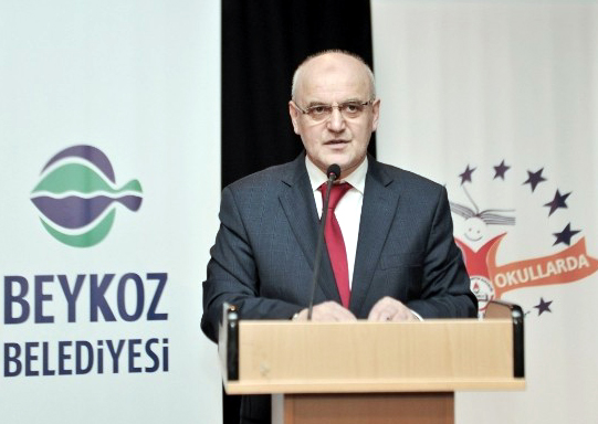 Beykoz Belediyesinden Okullara 100 Bin Kitap