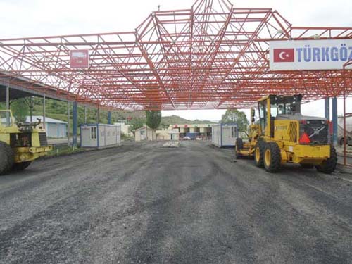 Posof Gümrük sahası asfaltlandı