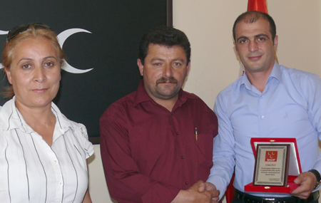Ardahan MHP'de Devir Teslim Töreni