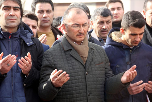 Köksoy, şehit cenazesine katılmadı, yürüyüş yaptı!
