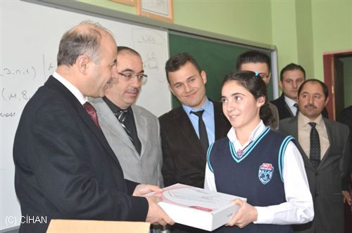 Ardahan'ın 'Fatih'leri Akıllı Tabletlerine Kavuştu