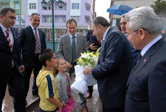 Çevre Bakanı Eroğlu ve Kaya&#8217;dan Ardahan çıkarması