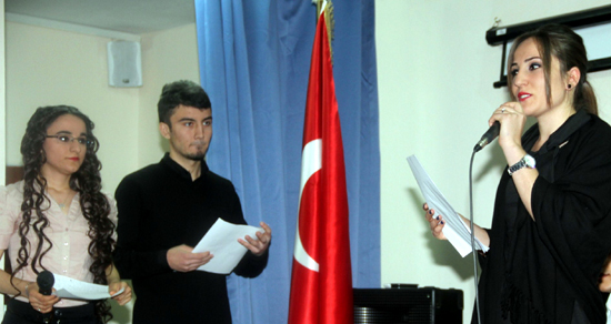 ARÜ Tarih Bölümü öğrencilerin&#8217;den Şiir dinletisi