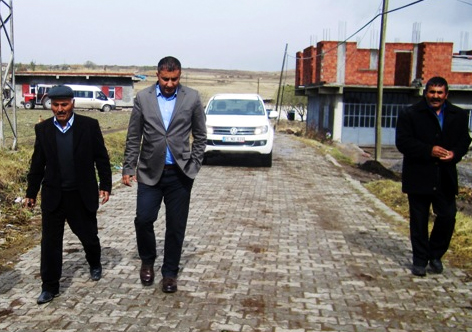 Hanak Kaymakamı köy ziyaretlerine başladı