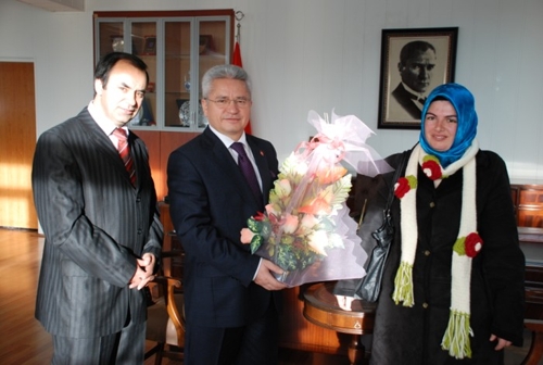 İlk defa bir valiyi ziyaret etti