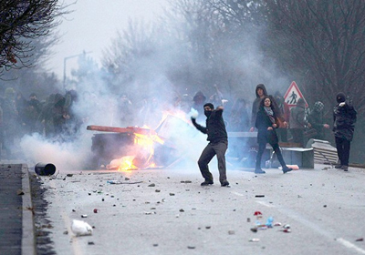 CHP gençlerin sırtından in