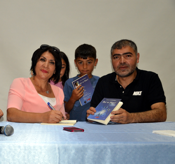 Asi ve Mavi Göle'de şiir sevenlerle buluştu