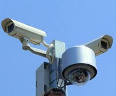 Kameraların arkasında, kabloların ucunda kimler var?