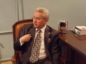 Vali Tekmen; &#8220;Şeytan taşlamaktan ibadet yapamıyoruz&#8221;