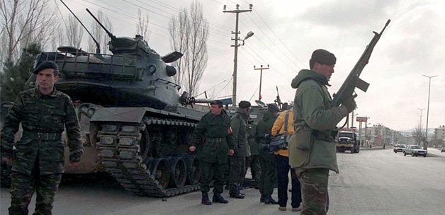 Türkiye askeri darbe tuzağına mı itiliyor?