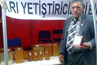 Çıldırlı Ziya Akçay balda dereceye girdi