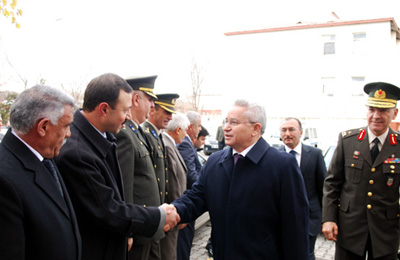 Bayram Ardahan'da Soğuk Havada Kutlandı