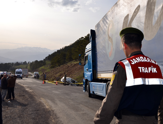 Ardahanda feci kaza: 1 ölü, 2 yaralı
