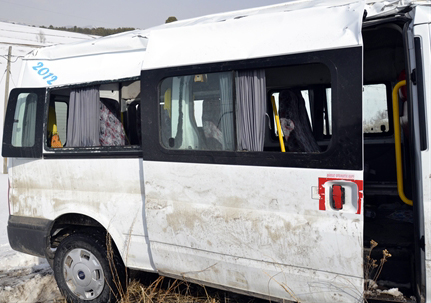 Öğretmenleri Taşıyan Minibüs Devrildi: 12 Yaralı