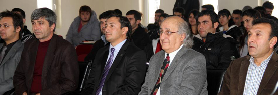 ARÜde konferanslar devam ediyor