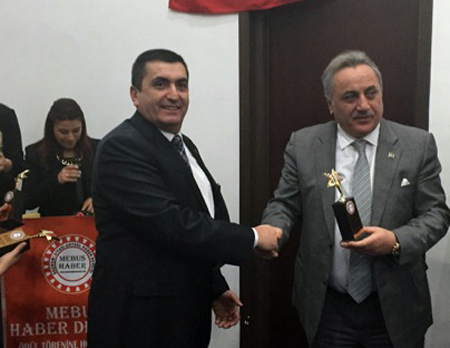 Saffet Kayaya yılın ödülü
