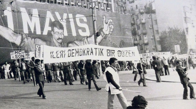 Emekçiler,1 Mayıs bayramı'nı Taksim'de kutluyor