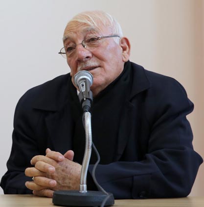 Ahmet Hocadan ARÜye  tarih  dersi!