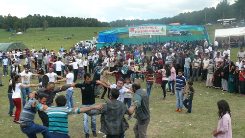 Göle Festivali renkli görüntülere sahne oldu