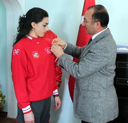 MİLLİ SPORCUMUZDAN  BAŞKAN KÖKSOY'A ZİYARET