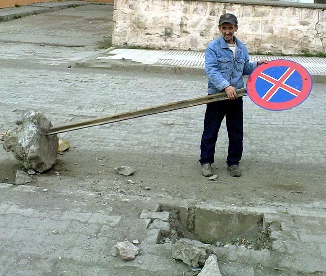 Kim kaldıracak bu cenazeyi