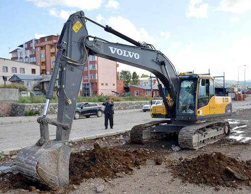 2 Bin kişilik Serhat Ulu Caminin temeli atıldı