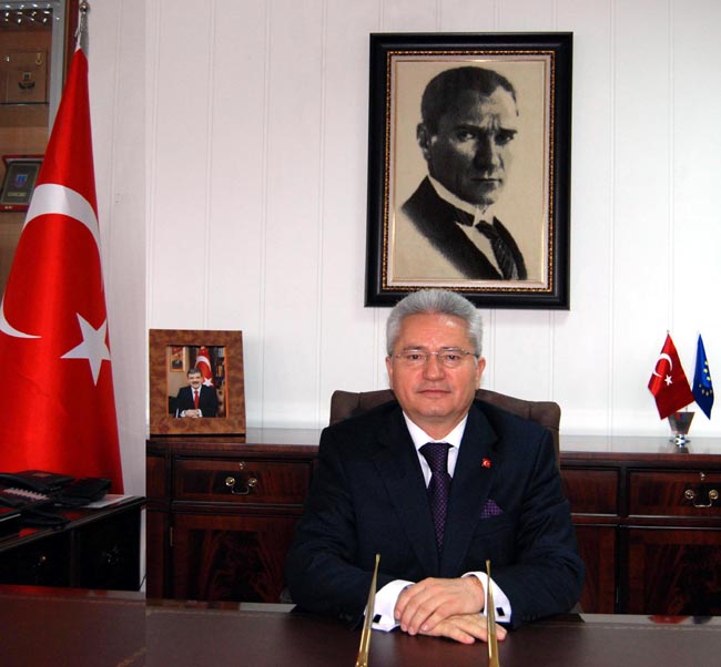 Vali Tekmen yoruldu izine ayrıldı