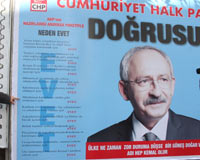 CHP'nin referandum afişindeki başörtüsü skandalı